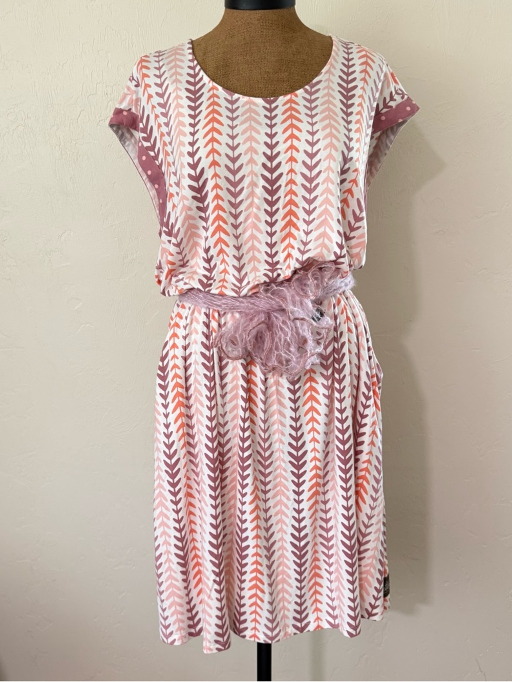 Matilda Jane Womans XL Dress Fortune Teller Sleeveless White Pink knit Pockets